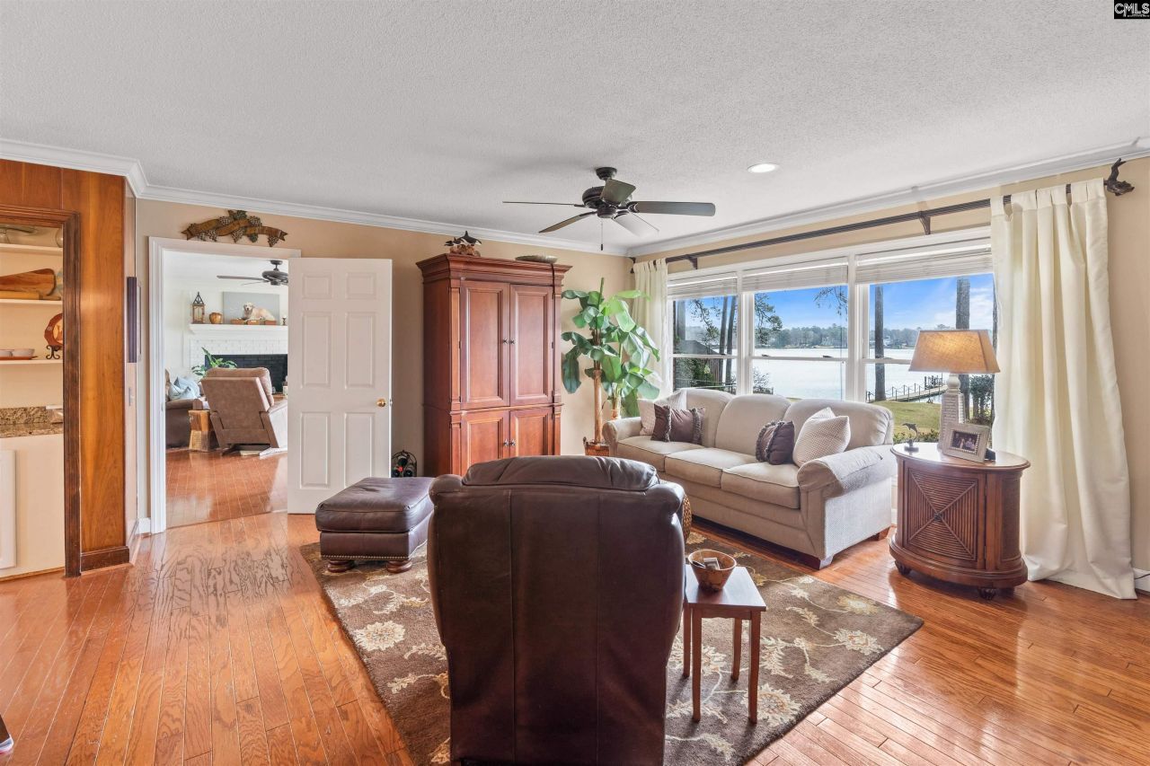 13 East Drive Photo 16