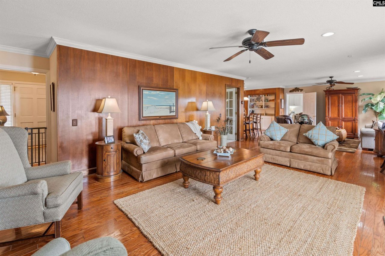 13 East Drive  Photo 17