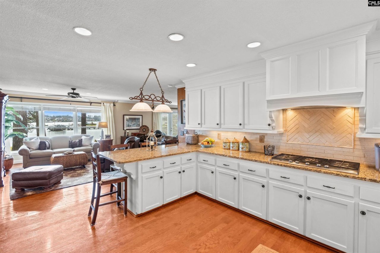 13 East Drive Photo 19