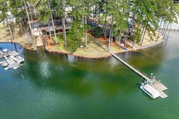 13 East Drive photo 4