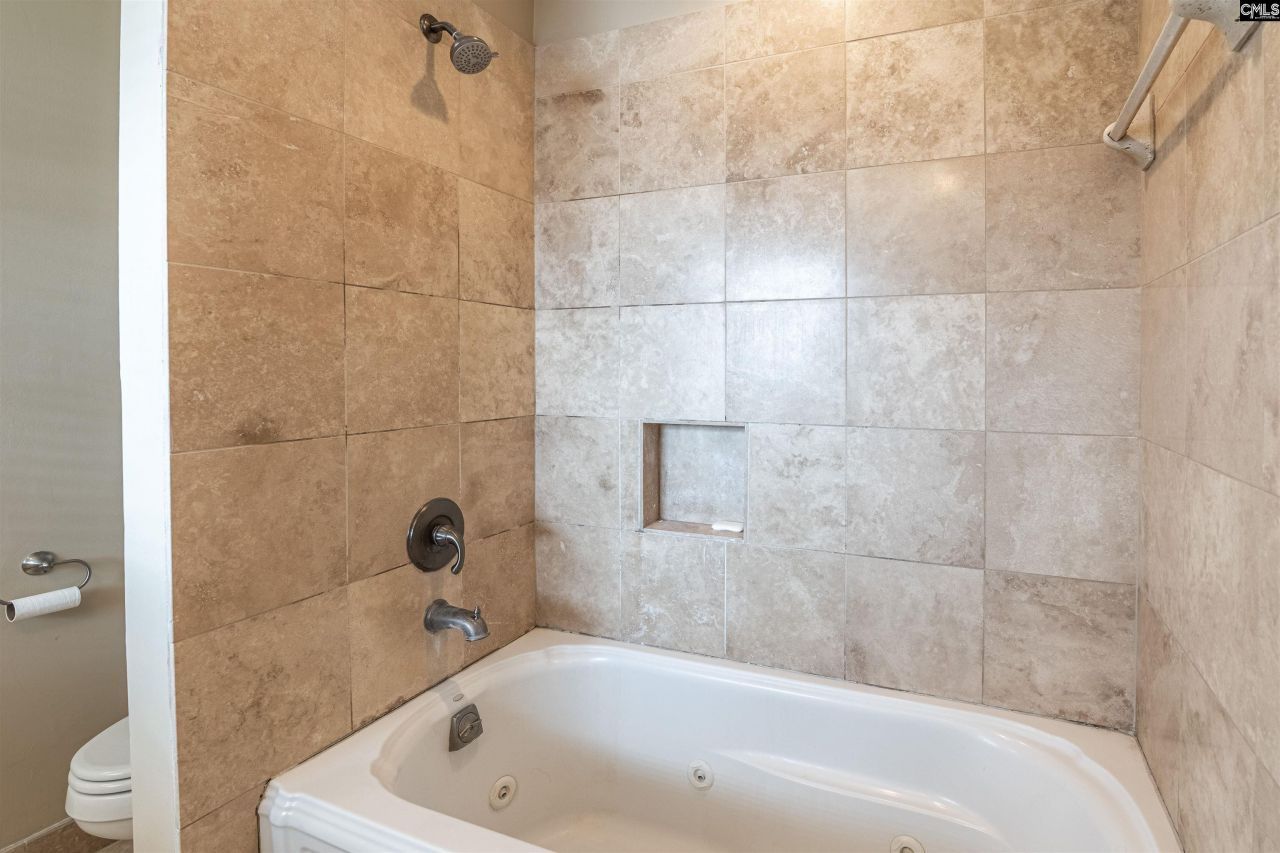 13 East Drive  Photo 34