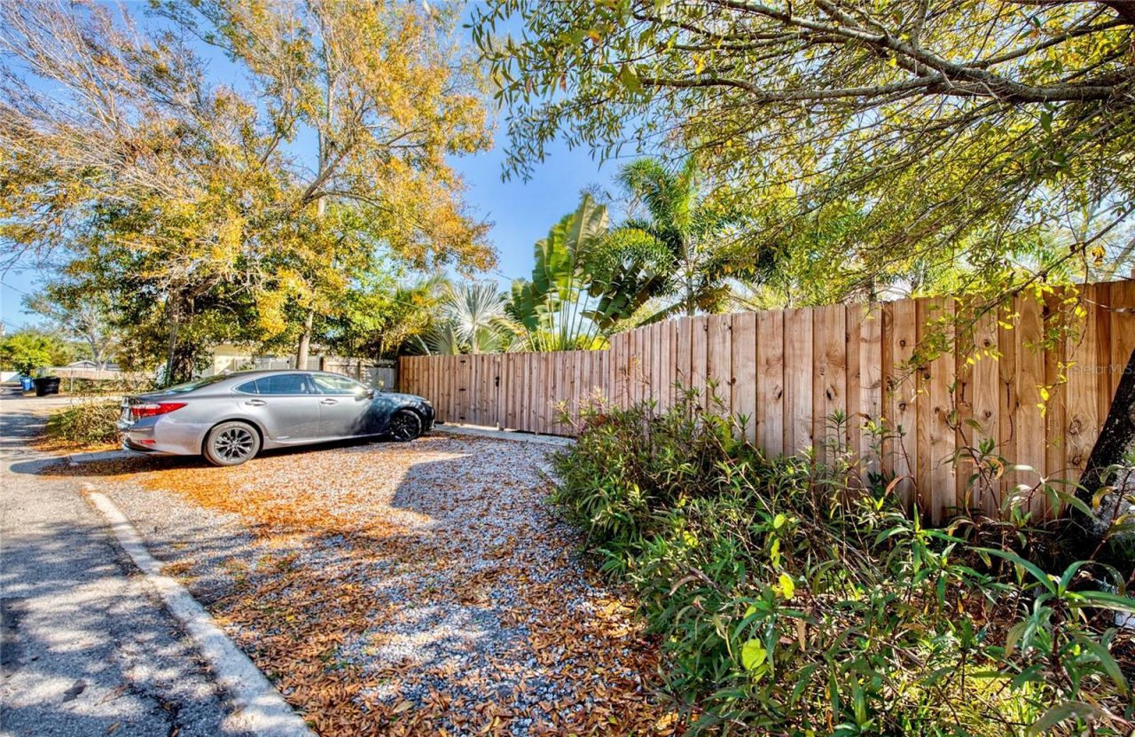 209 35th Avenue N, Saint Petersburg, FL 33704 Photo