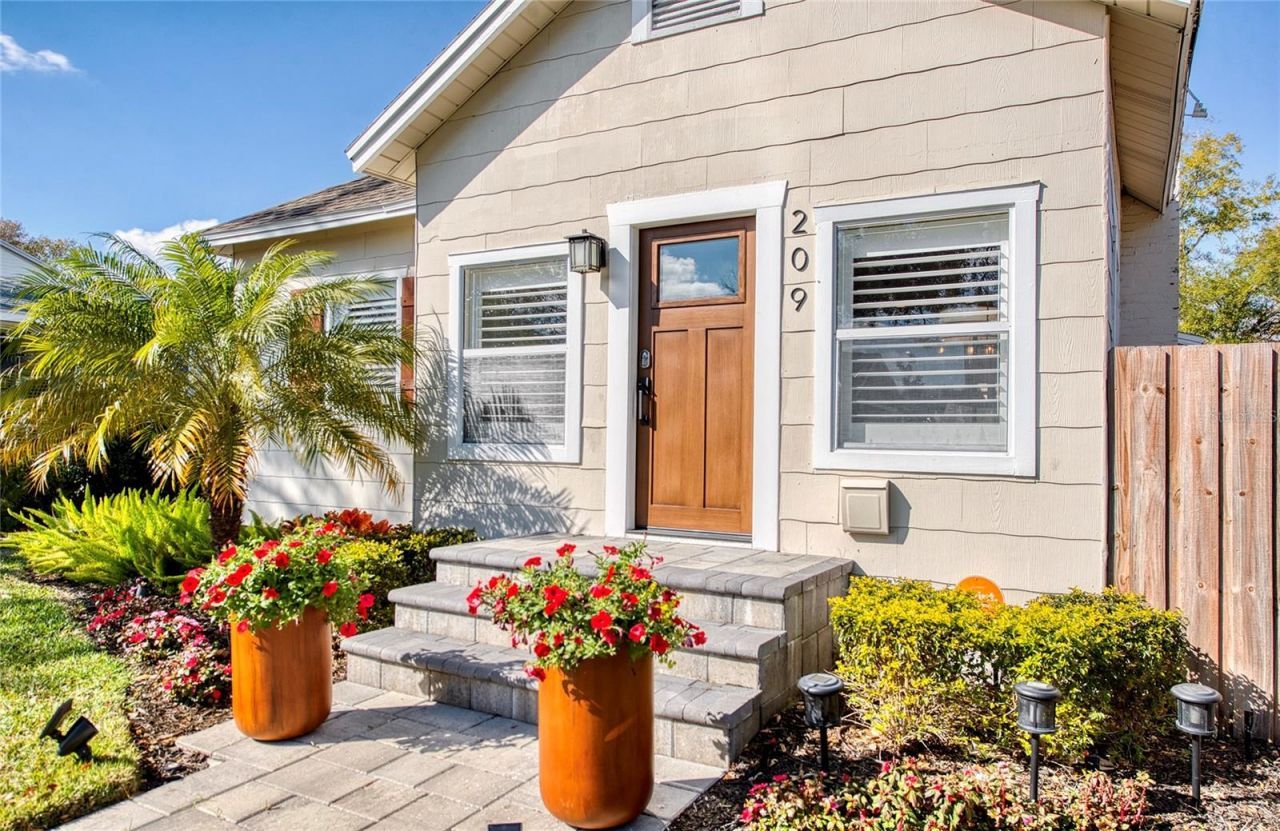 209 35th Avenue N, Saint Petersburg, FL 33704 Photo