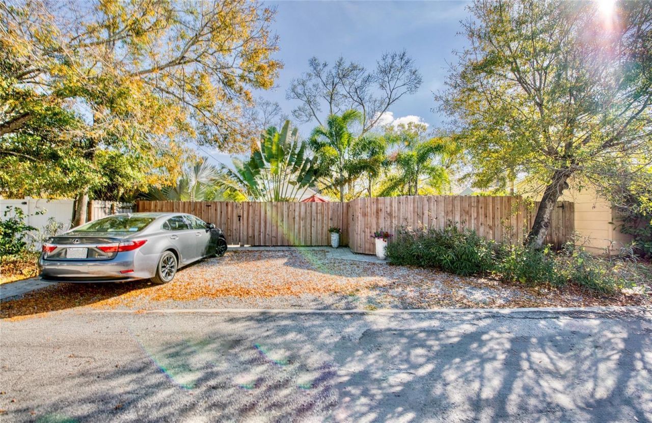 209 35th Avenue N, Saint Petersburg, FL 33704 Photo