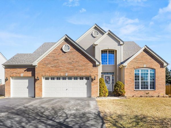 402 S Palmer Drive, Bolingbrook, IL 60490