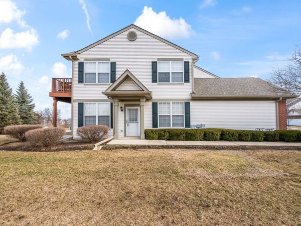 1340 W Black Wolf Road, Round Lake, IL 60073