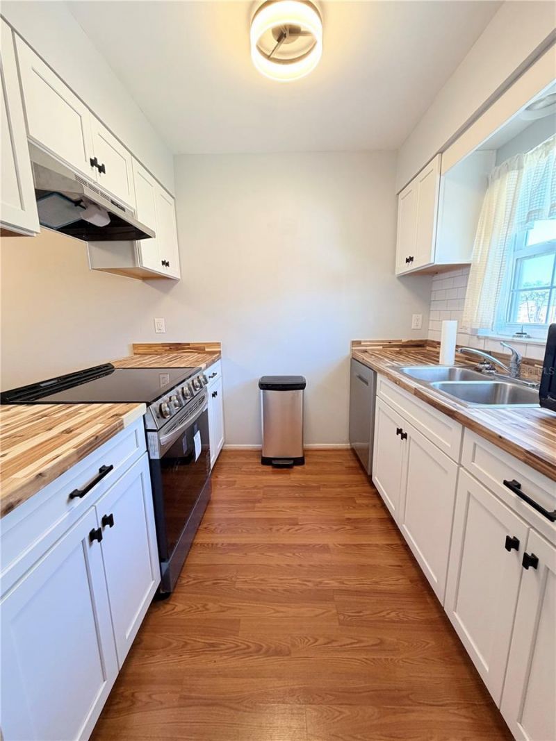 1140 83rd Avenue N, Unit C, Saint Petersburg, FL 33702 Photo