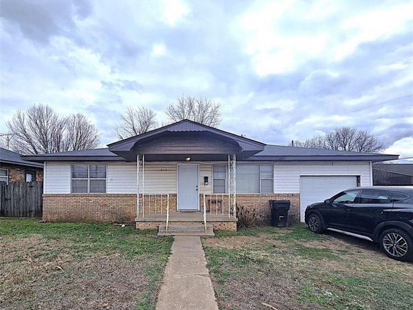 515 W 4th Street, Watonga, OK 73772