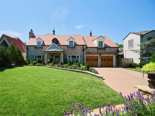 1102 Huntington Avenue, Nichols Hills, OK 73116