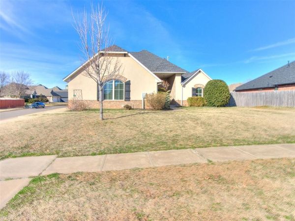 909 NW 186th Street, Edmond, OK 73012