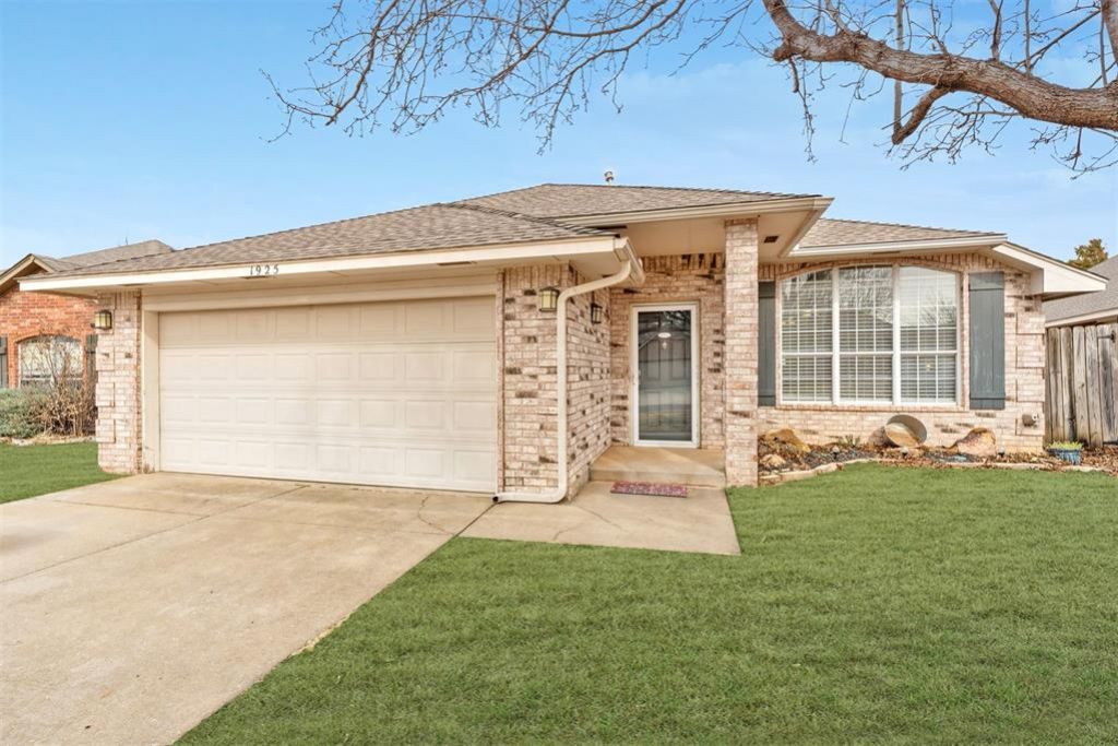 1925 Olde School Road, Edmond, OK 73012 Main Photo