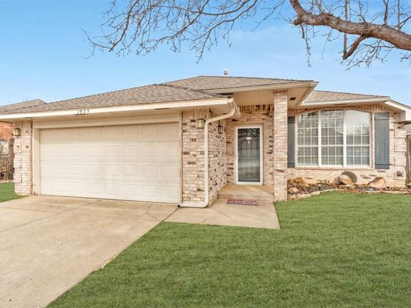 1925 Olde School Road, Edmond, OK 73012