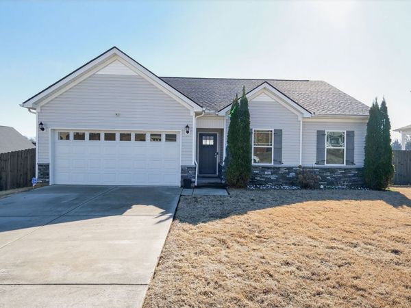 1344 Busiris Dr, Hermitage, TN 37076