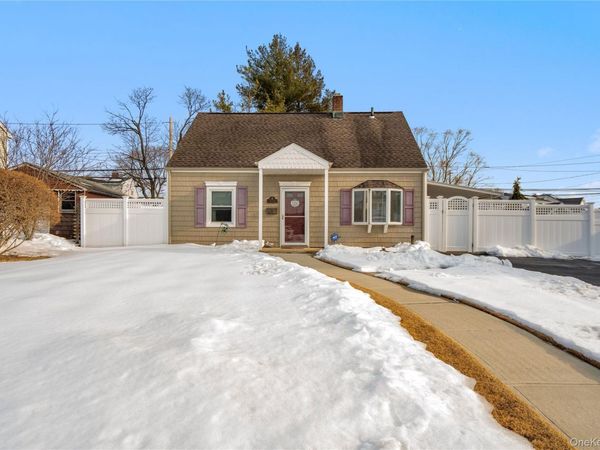 108 Swan Lane, Levittown, NY 11756