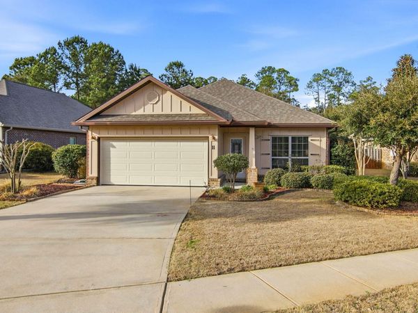 11 Hemingway Lane, Freeport, FL 32439