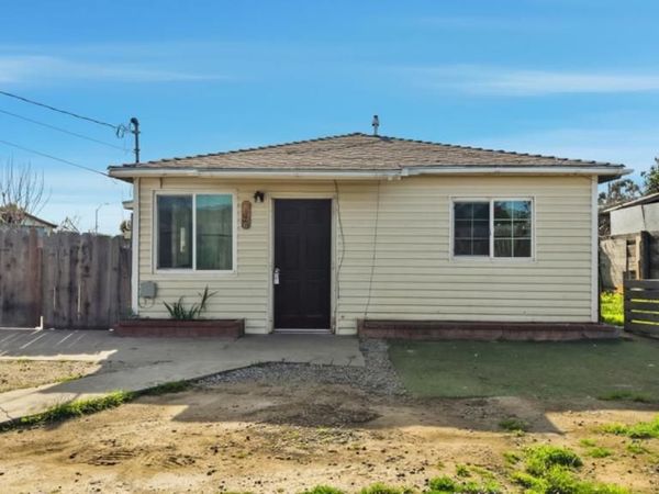 1046 C Street, Salinas, CA 93905