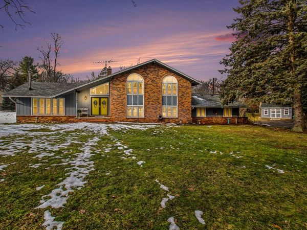 5060 Glenway Drive, Brighton, MI 48116