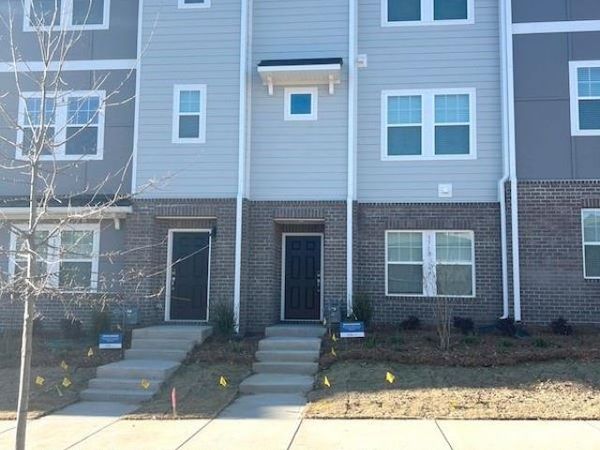 3718 Memorial Parkway , Charlotte, NC 28217