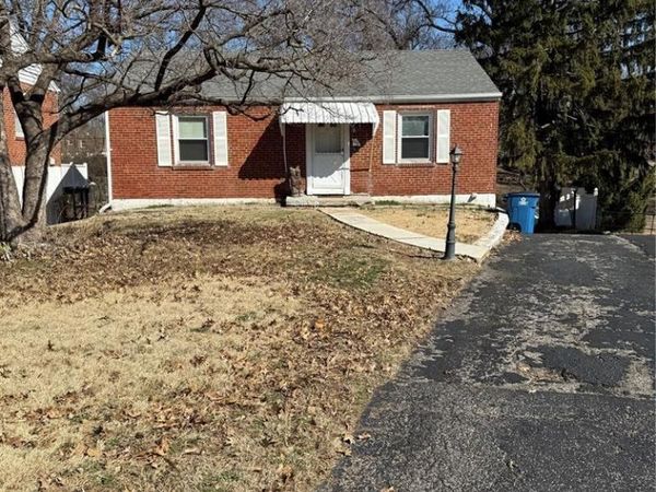 105 Sylvia Drive, St Louis, MO 63125
