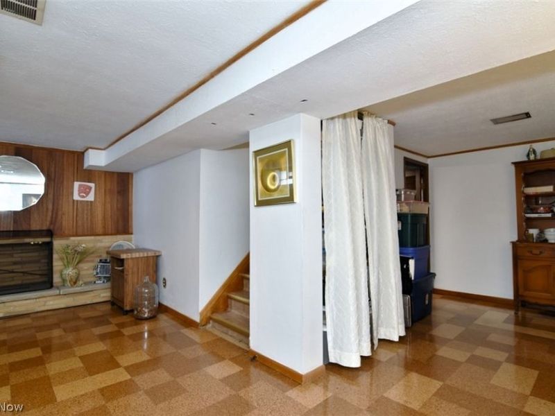 15991 Henley Road, Cleveland, OH 44112 Photo 32