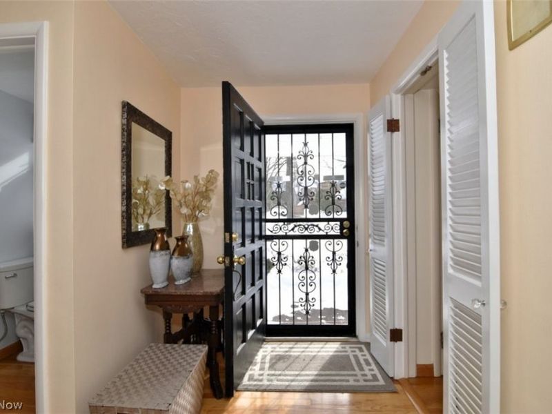 15991 Henley Road, Cleveland, OH 44112 Photo 4