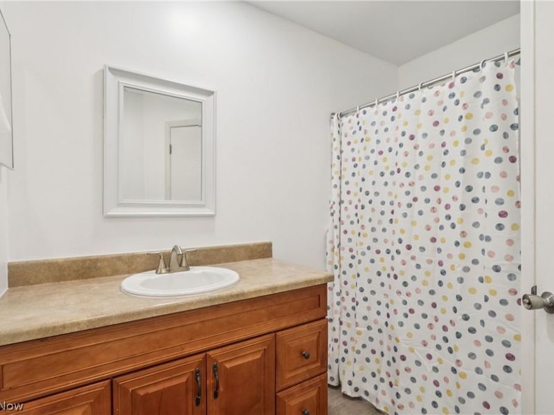 653 Brennan Drive, Amherst, OH 44001 Photo 11