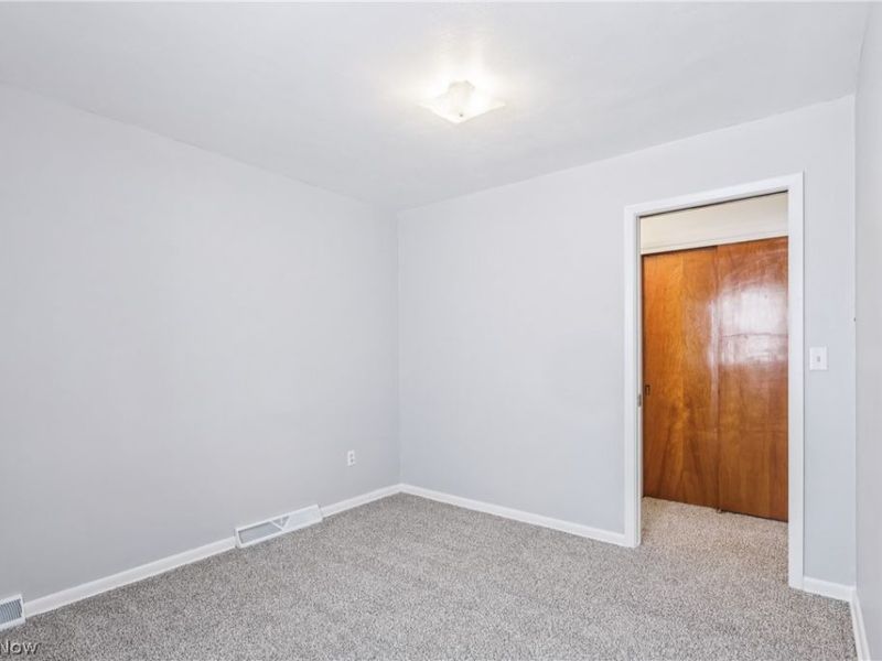 653 Brennan Drive, Amherst, OH 44001 Photo 12