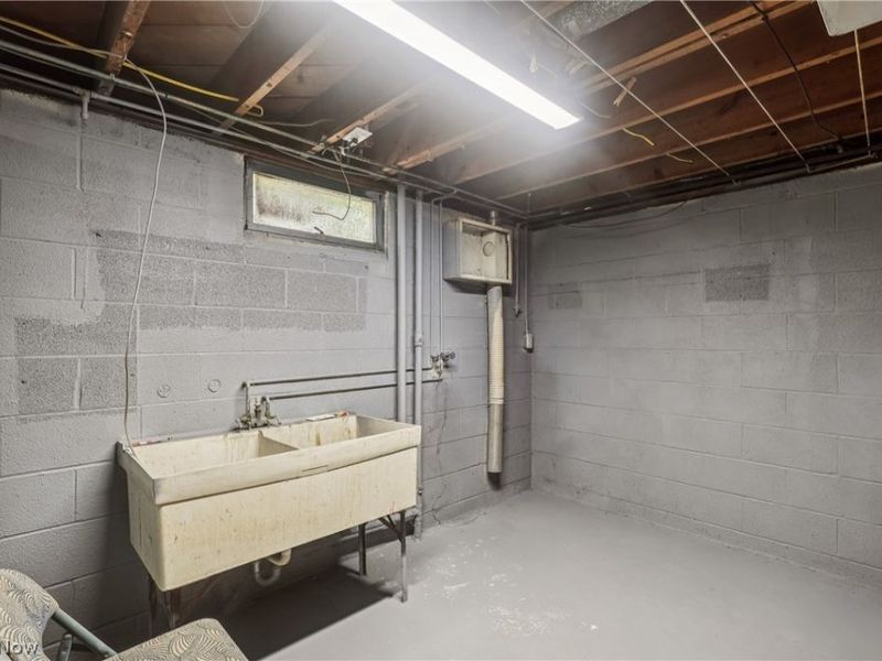 653 Brennan Drive, Amherst, OH 44001 Photo 17