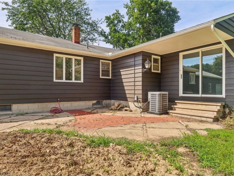 653 Brennan Drive, Amherst, OH 44001 Photo 23