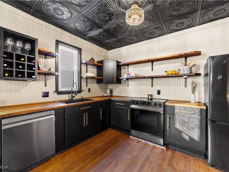 1362 W 61st Street, Cleveland, OH 44102 Photo 8