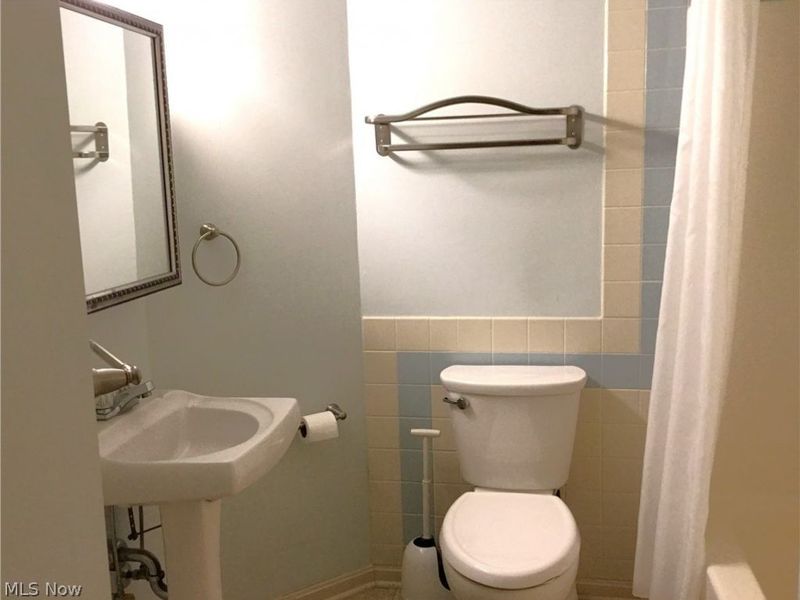 339 Village Pointe Drive, Unit B, Akron, OH 44313 Photo 23