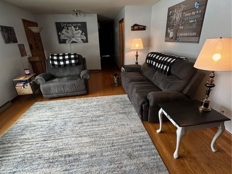 629 E Wills Avenue, Dover, OH 44622 Photo 2