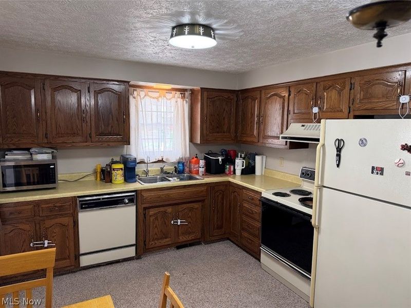 1102 E Front Street, Dover, OH 44622 Photo 5