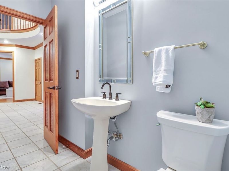 1564 Queens Court, Westlake, OH 44145 Photo 10