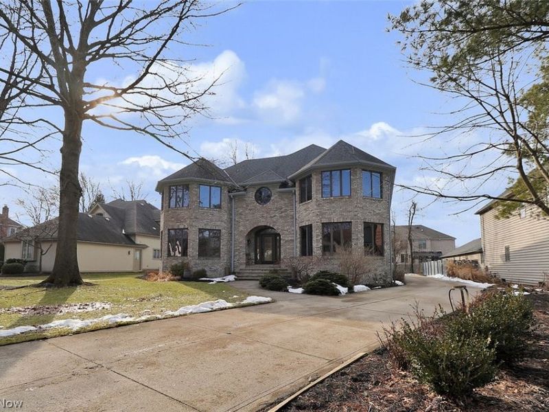 1564 Queens Court, Westlake, OH 44145 Photo 2