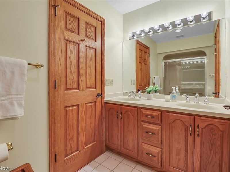 1564 Queens Court, Westlake, OH 44145 Photo 41