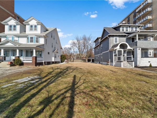 11418 Clifton Boulevard, Cleveland, OH 44102