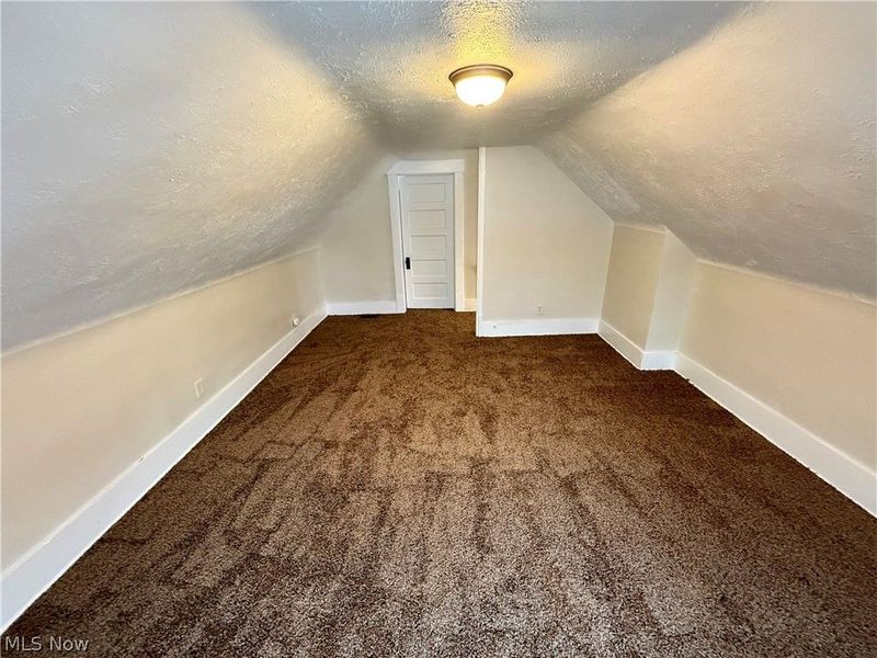 39 N Balch Street, Akron, OH 44303 Photo 5