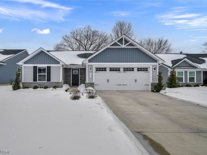 141 W Spring Drive, Elyria, OH 44035 Photo 2