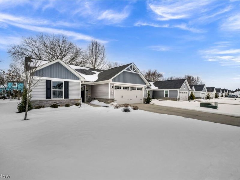 141 W Spring Drive, Elyria, OH 44035 Photo 3