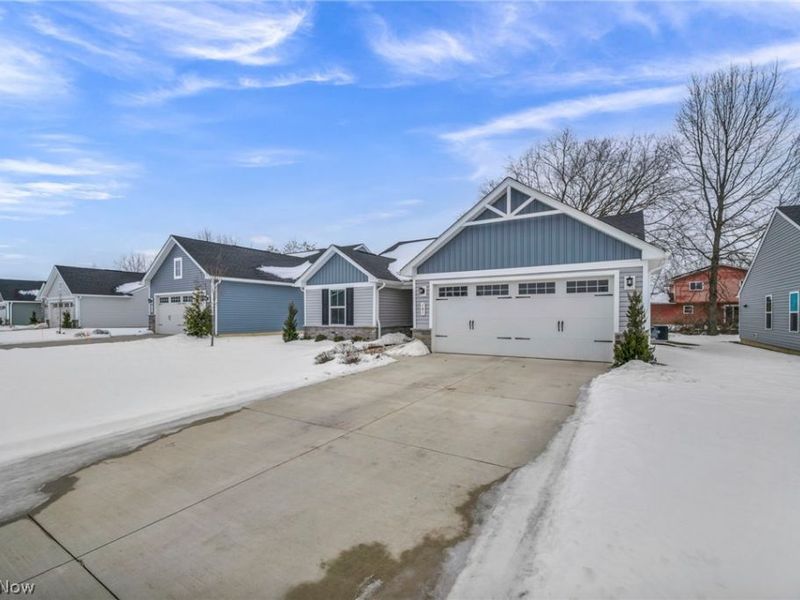 141 W Spring Drive, Elyria, OH 44035 Photo 4