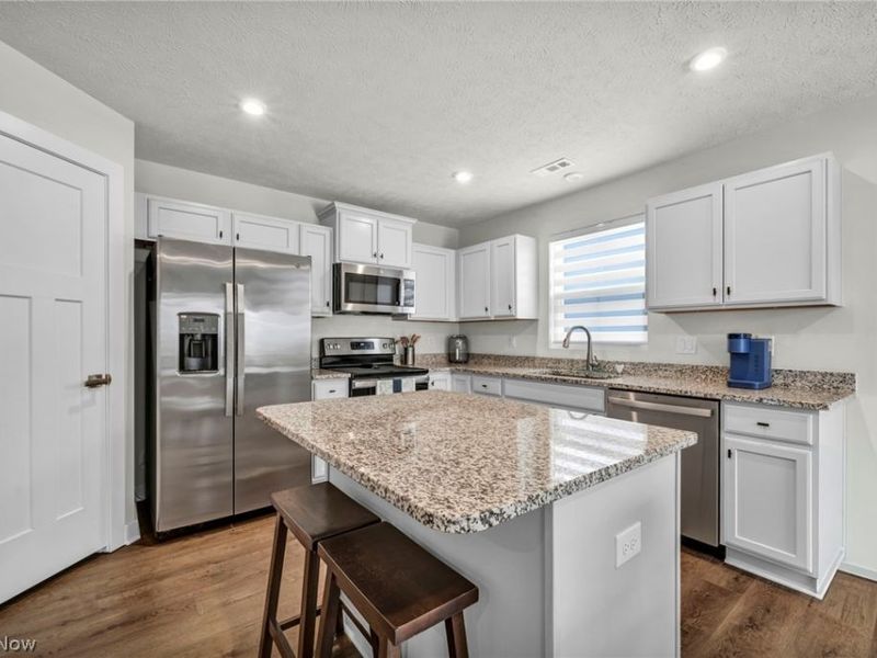 141 W Spring Drive, Elyria, OH 44035 Photo 9