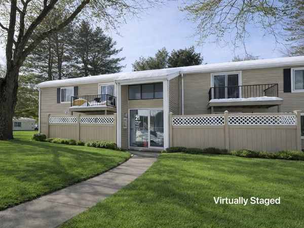 21 Village Rock Ln, Unit 4, Natick, MA 01760