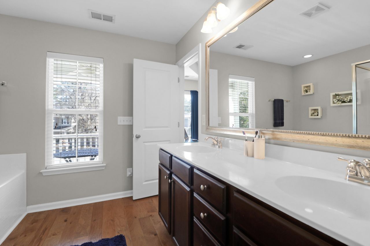 1799 Towne Street Photo 29