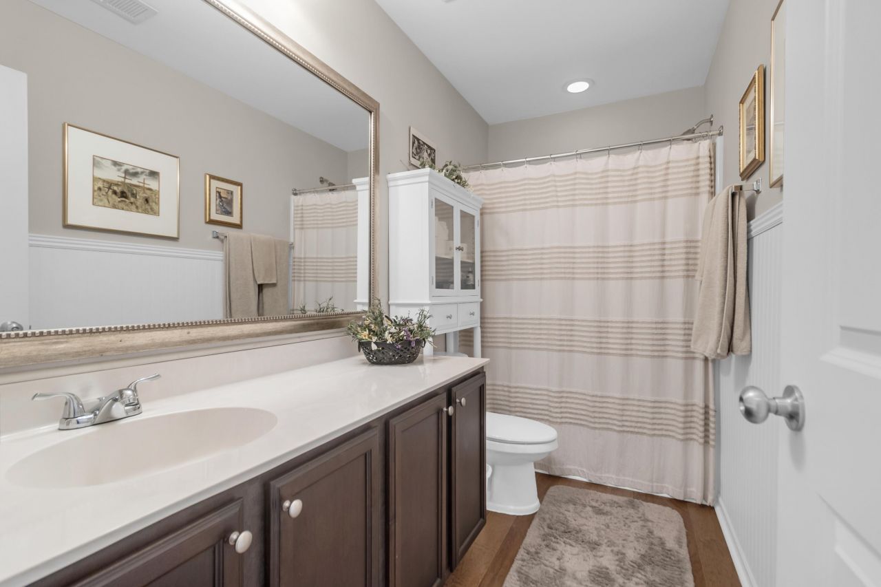 1799 Towne Street Photo 32