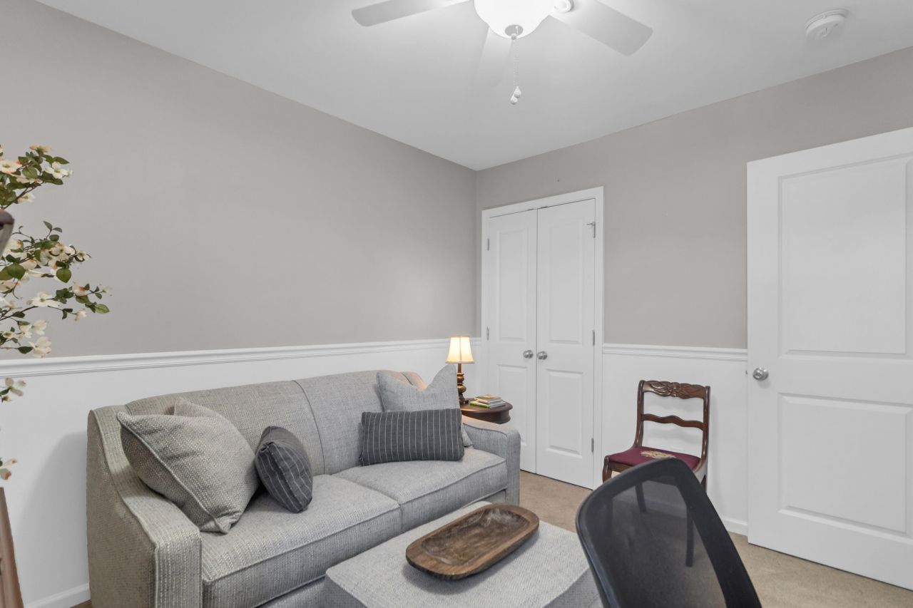 1799 Towne Street Photo 36