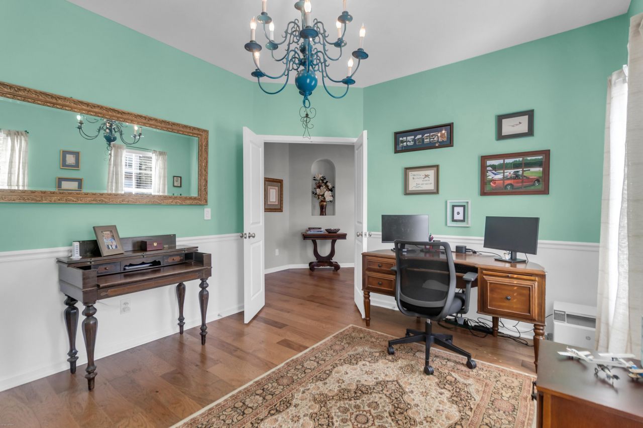 1799 Towne Street Photo 7