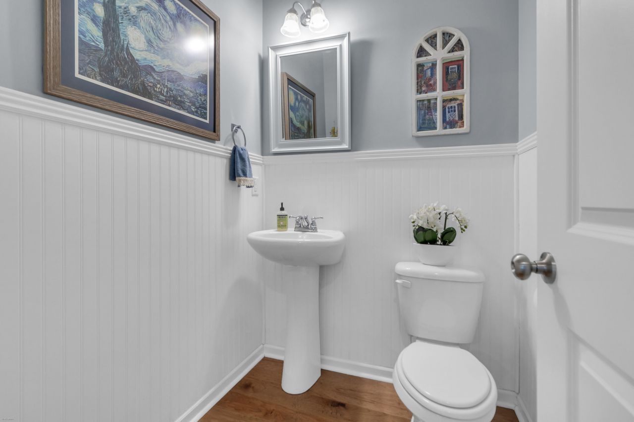 1799 Towne Street Photo 8