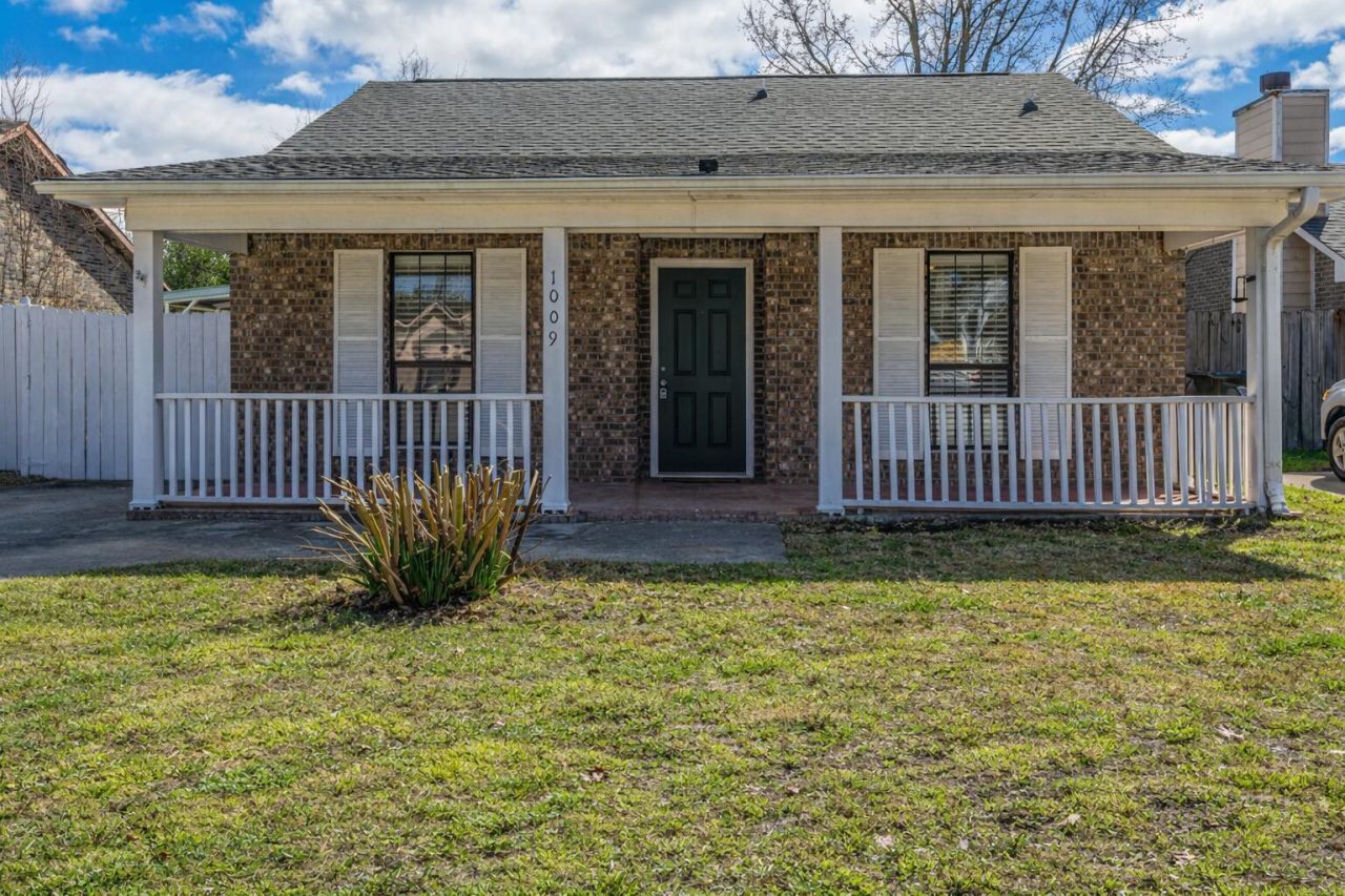 1009 Douglas Wayne Road Summerville, SC 29486