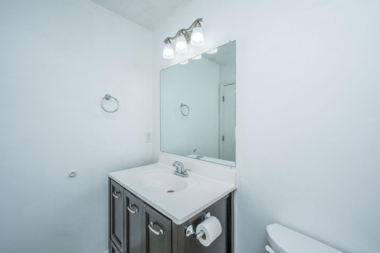 1009 Douglas Wayne Road Photo 15